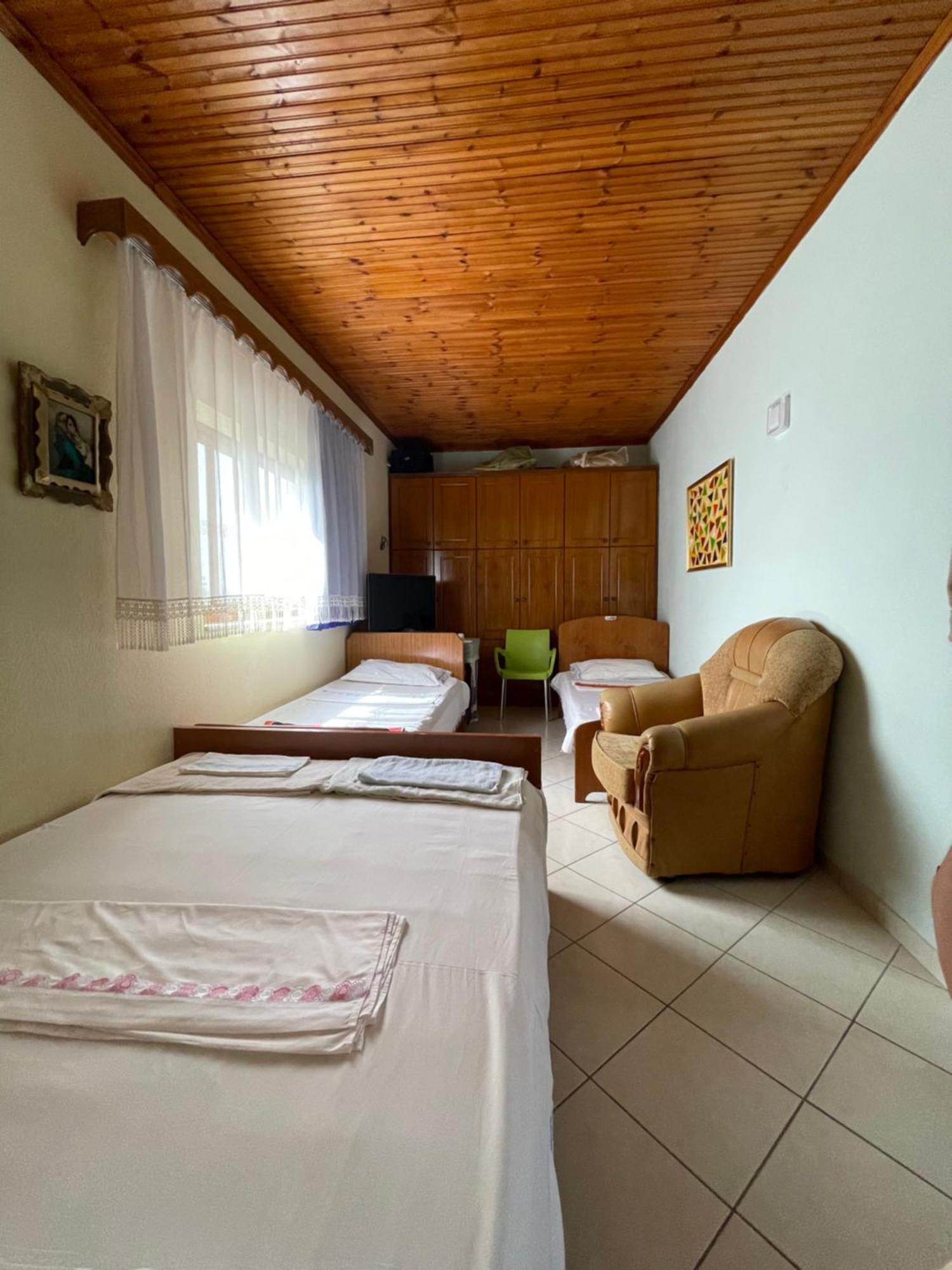 Villa Mance Berat Luaran gambar